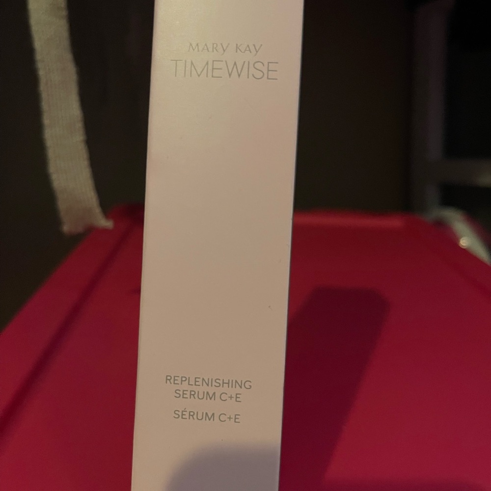 Mary Kay Replenishing C+E serum